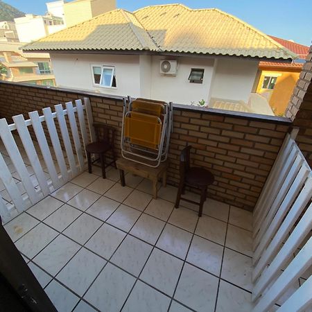 Quatro Ilhas Beach Hostel 邦比尼亚斯 外观 照片