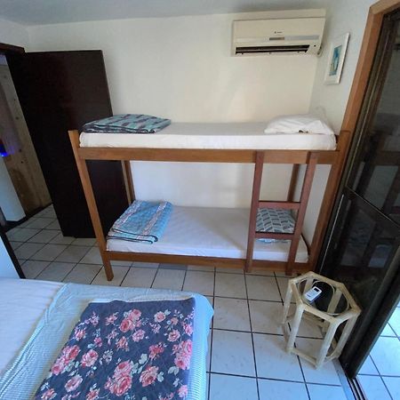 Quatro Ilhas Beach Hostel 邦比尼亚斯 外观 照片