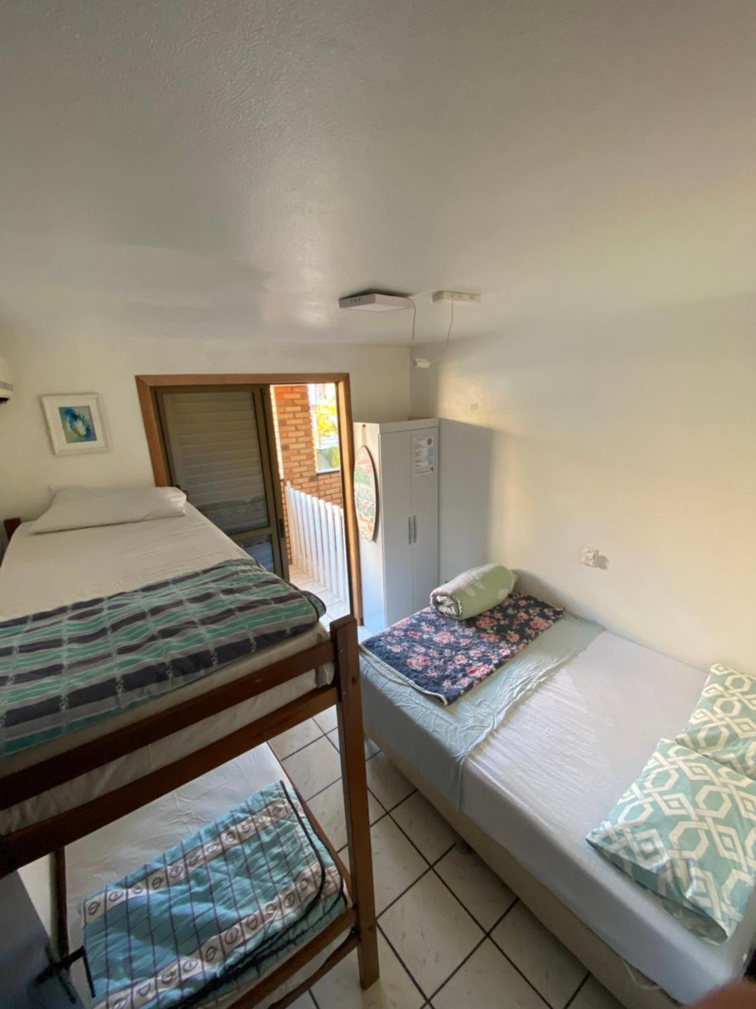 Quatro Ilhas Beach Hostel 邦比尼亚斯 外观 照片