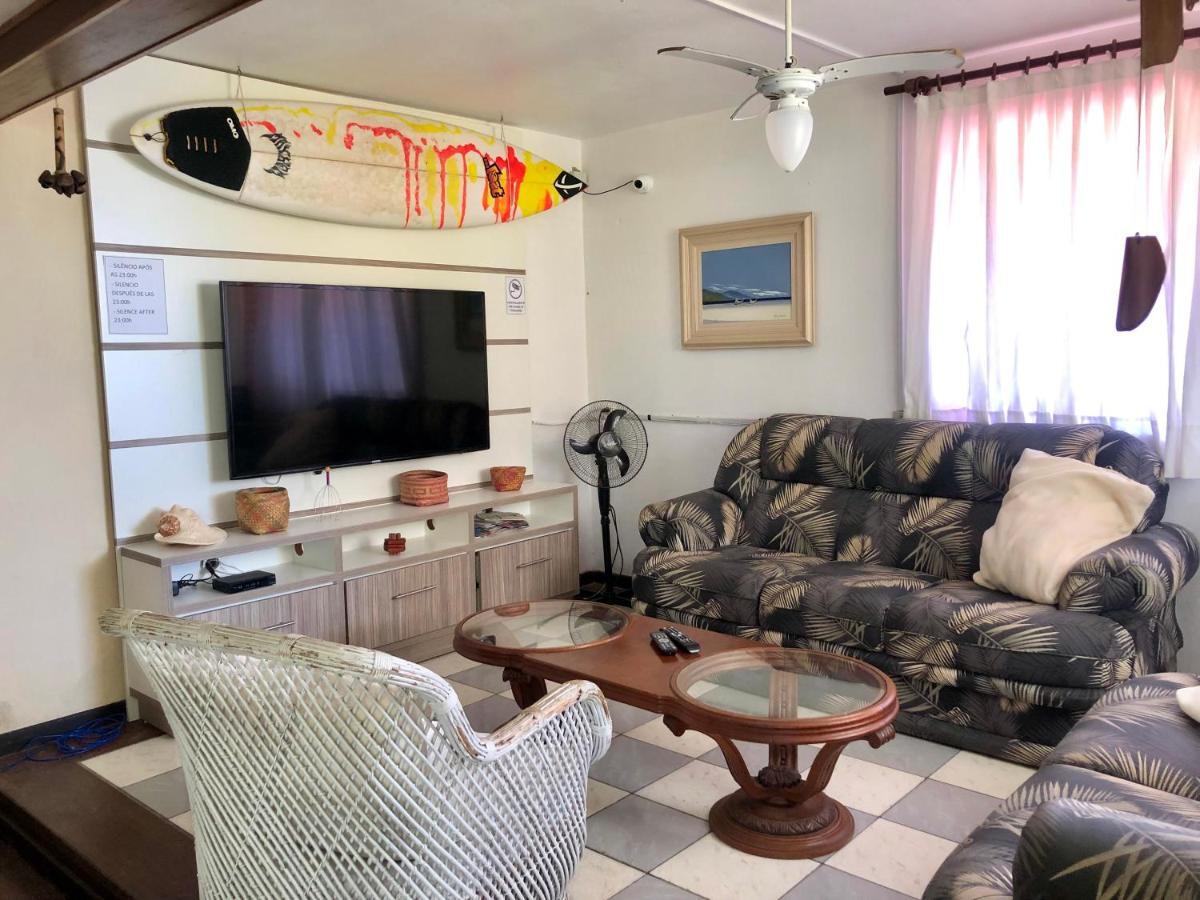 Quatro Ilhas Beach Hostel 邦比尼亚斯 外观 照片