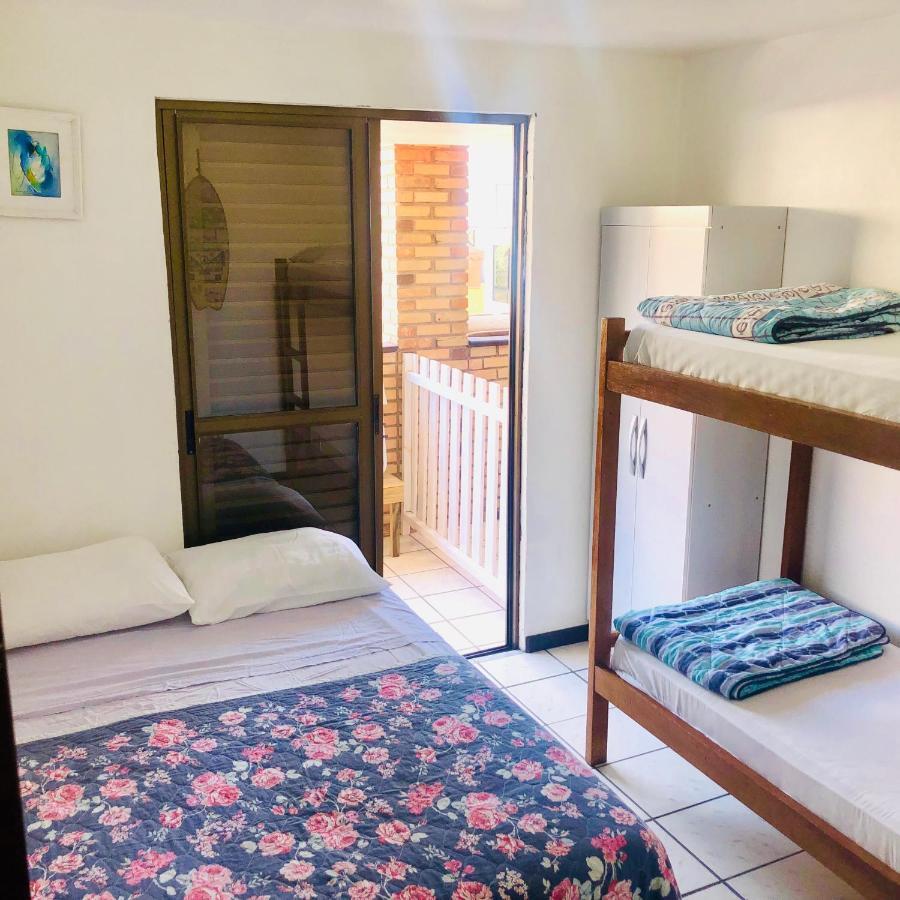 Quatro Ilhas Beach Hostel 邦比尼亚斯 外观 照片