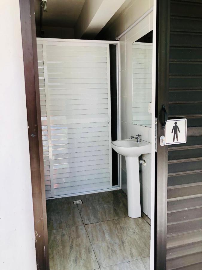Quatro Ilhas Beach Hostel 邦比尼亚斯 外观 照片
