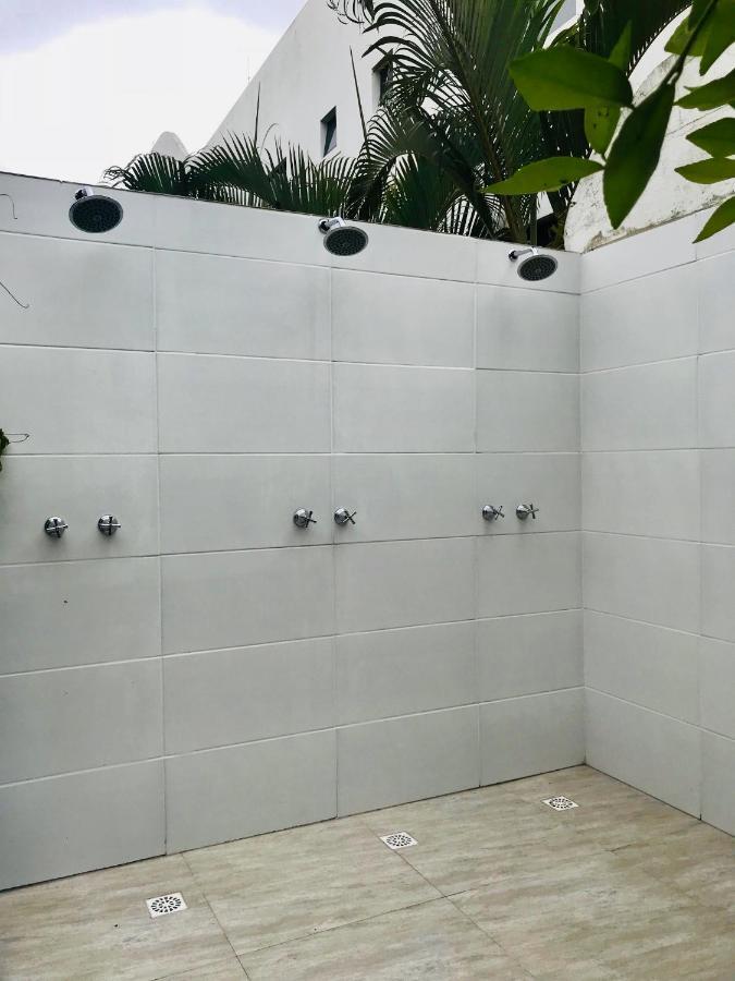 Quatro Ilhas Beach Hostel 邦比尼亚斯 外观 照片